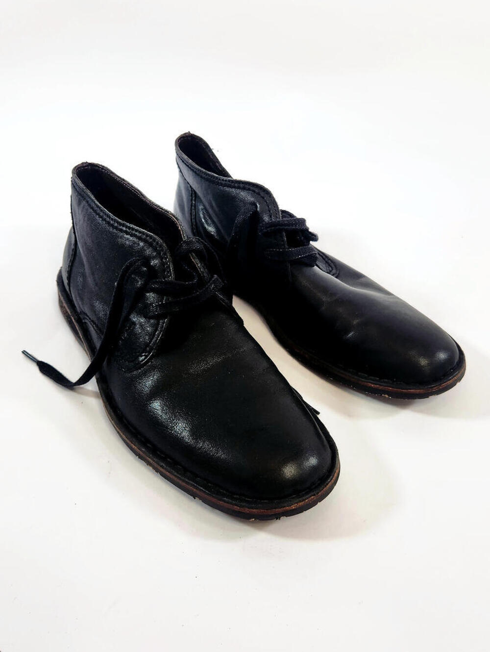 John Varvatos Black Leather Lace-Up Chukka Boots